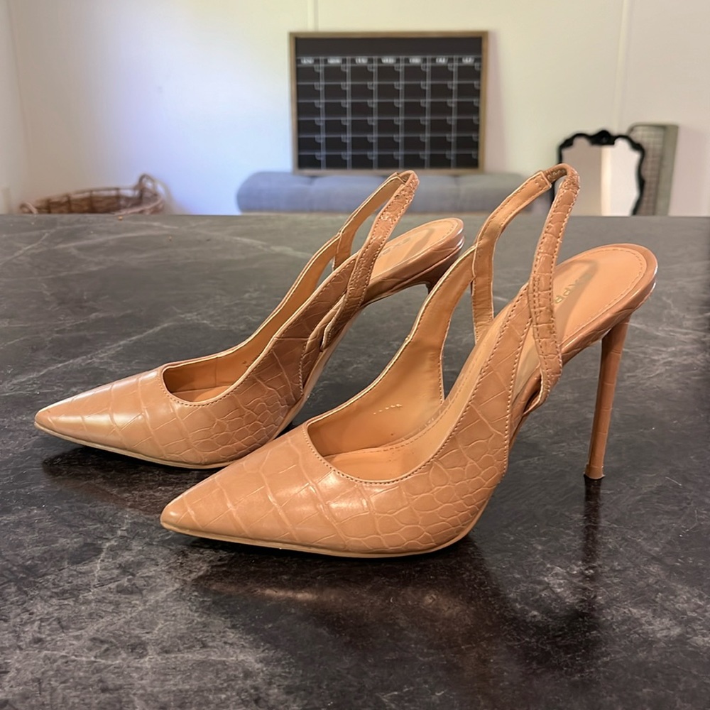 Express Heels (camel color)